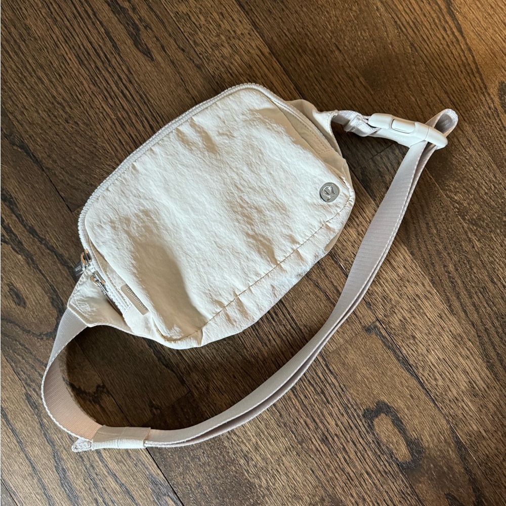 Lululemon bag
